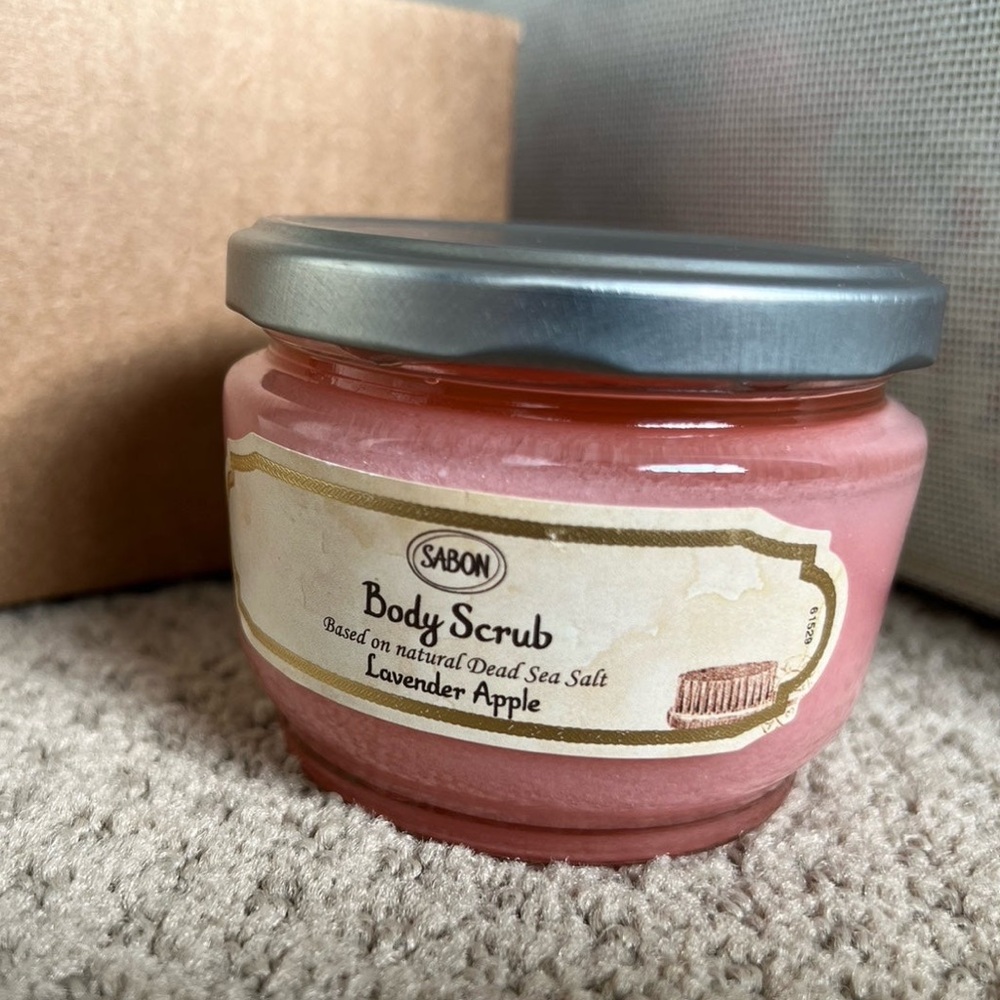 New full size Sabon body scrub Lavendar Apple